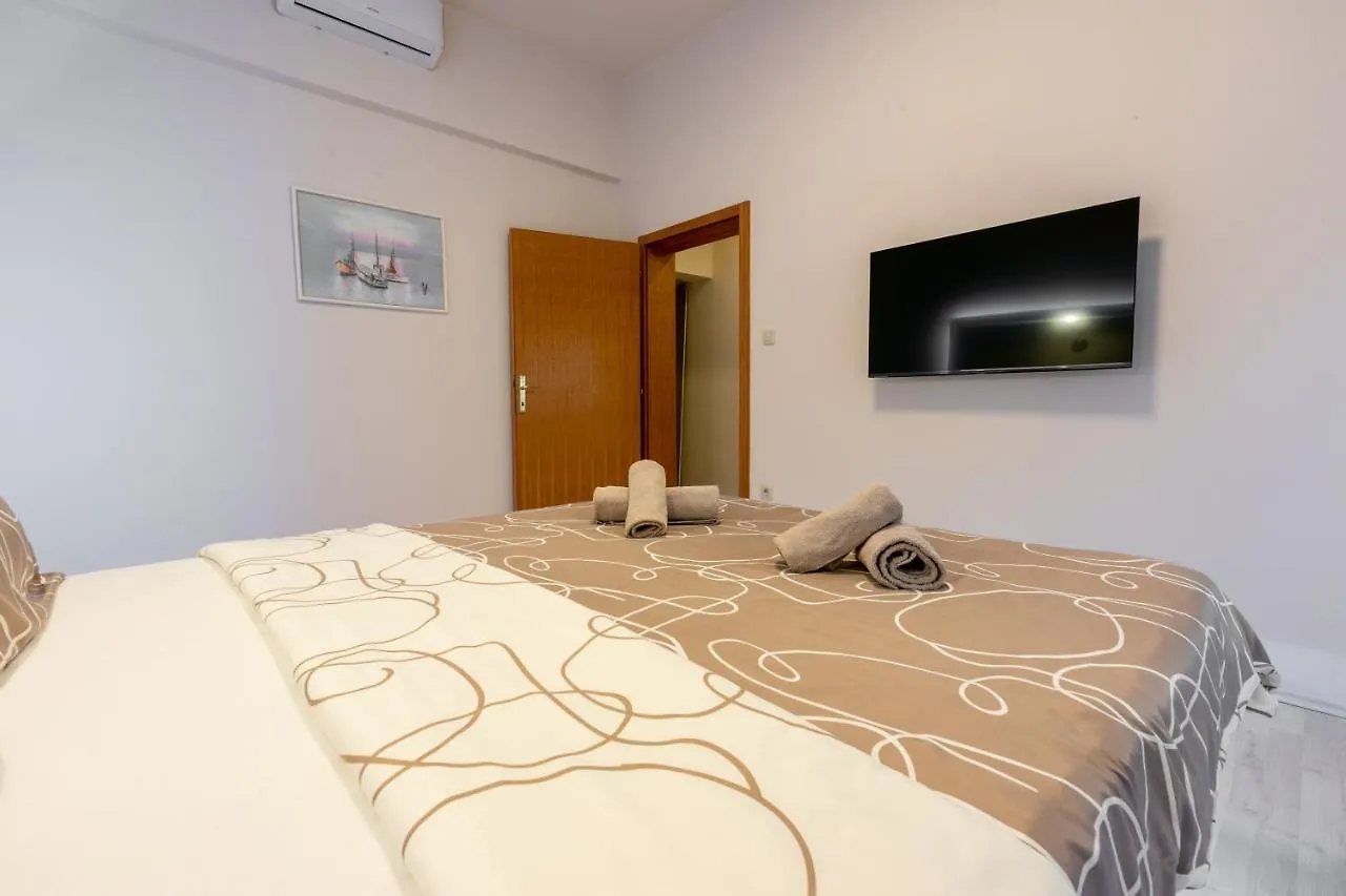 Apartments Abros Crikvenica 0*,