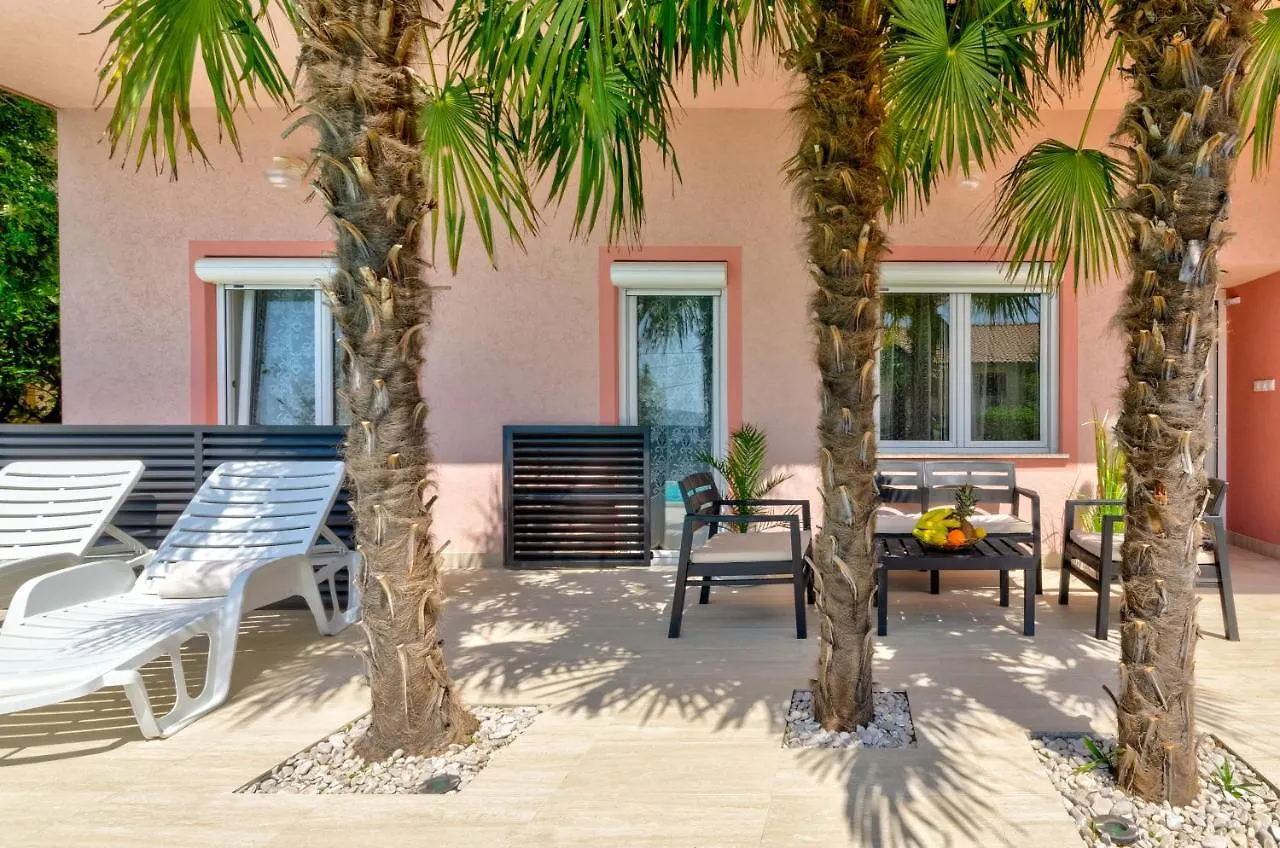 Apartments Abros Crikvenica 0*,