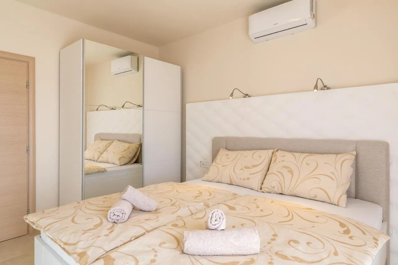 Apartments Abros Crikvenica 0*,  Croatia