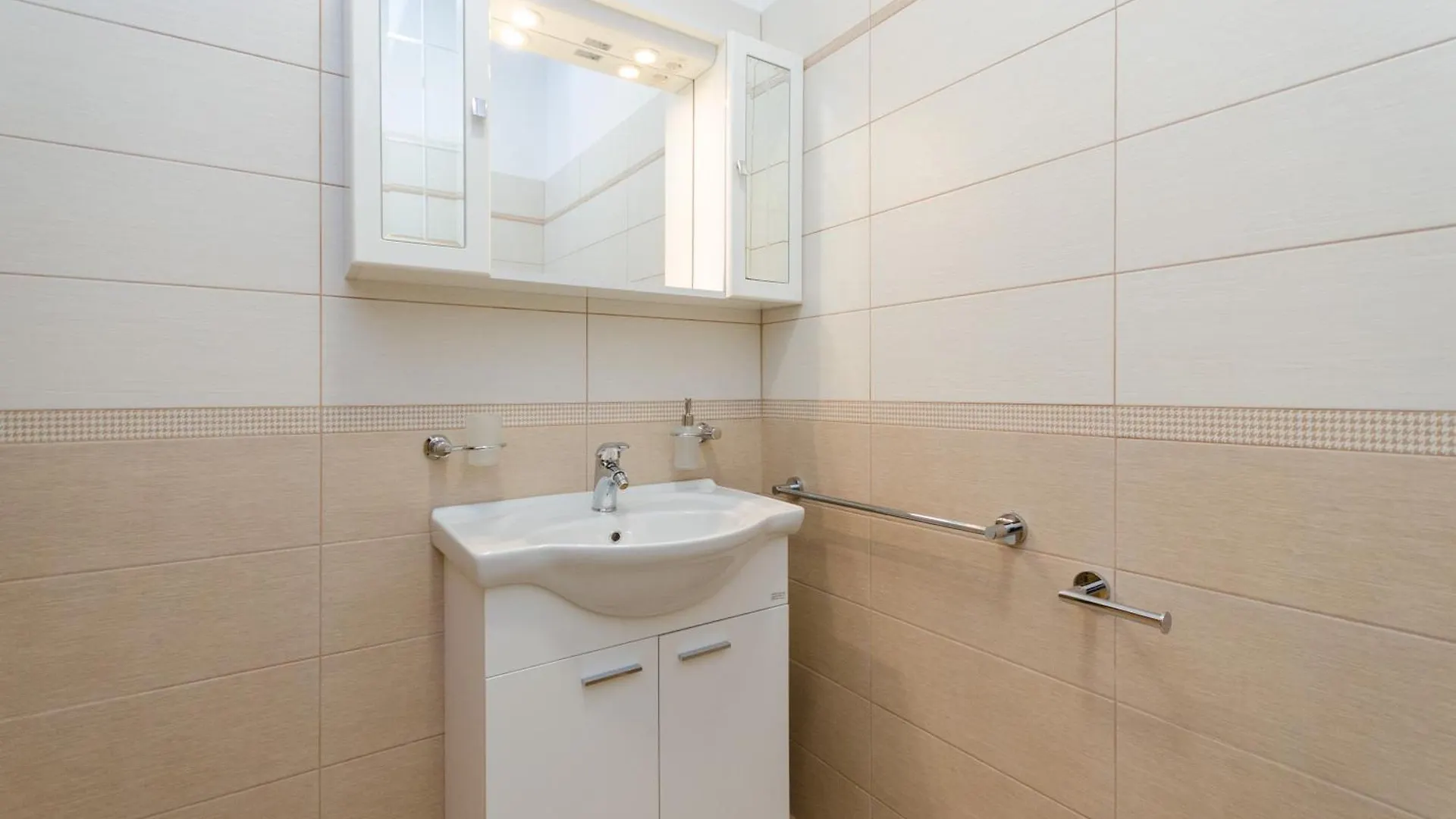 Apartments Abros Crikvenica 0*,  Croatia